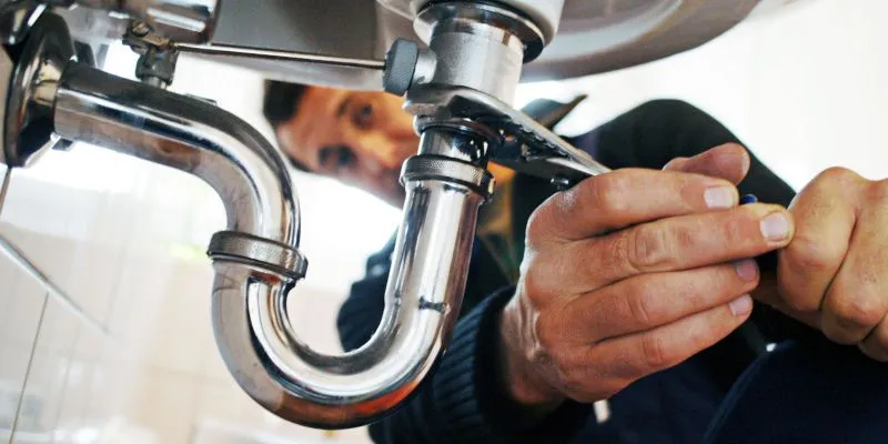 Why Should You Hire a Professional Plumber Instead of Doing It Yourself?